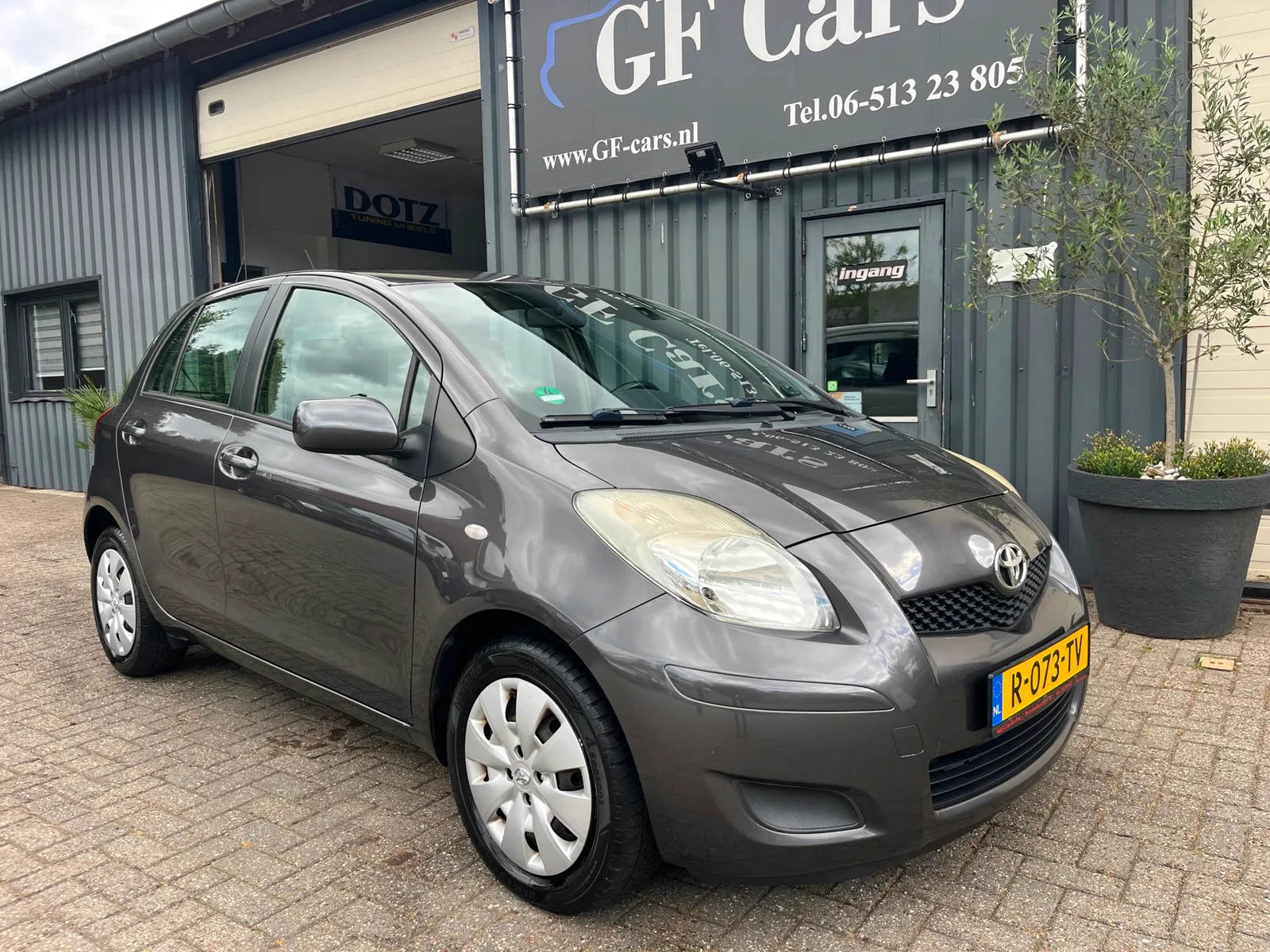 Toyota Yaris (2009) — foto 1