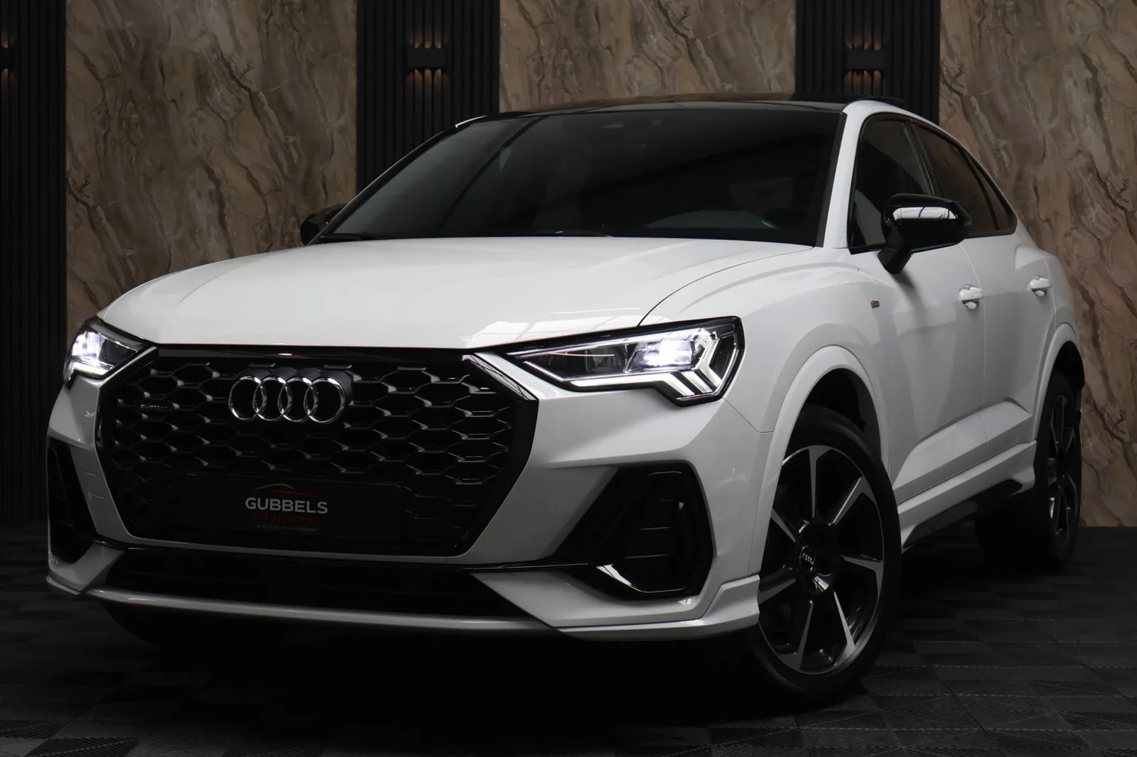 Audi Q3 (2020) — foto 1