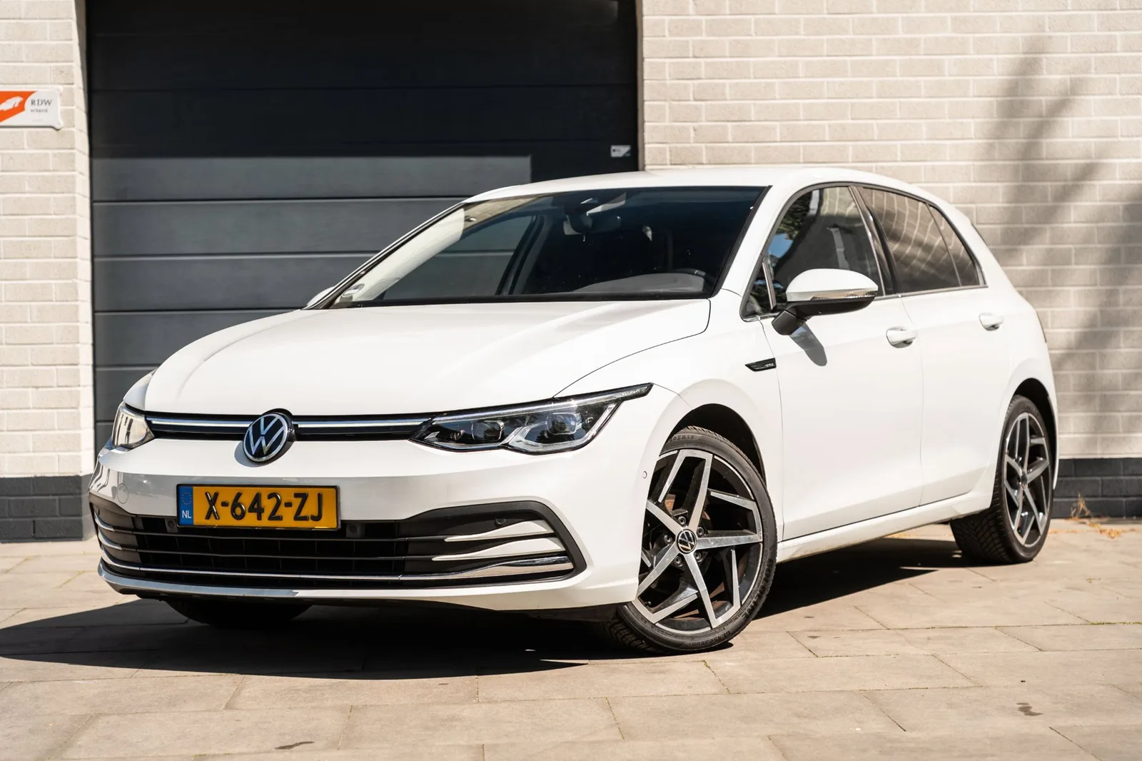 Volkswagen Golf (2020) — foto 1
