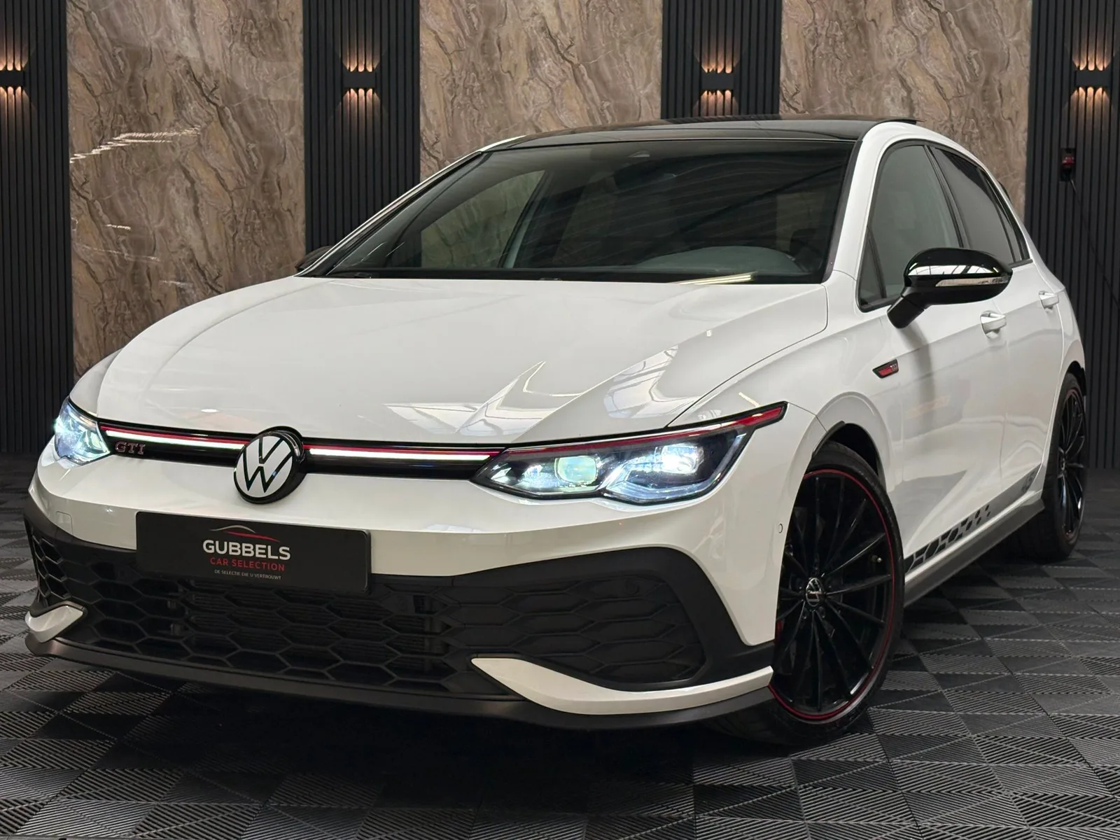 Volkswagen Golf (2021) — foto 1