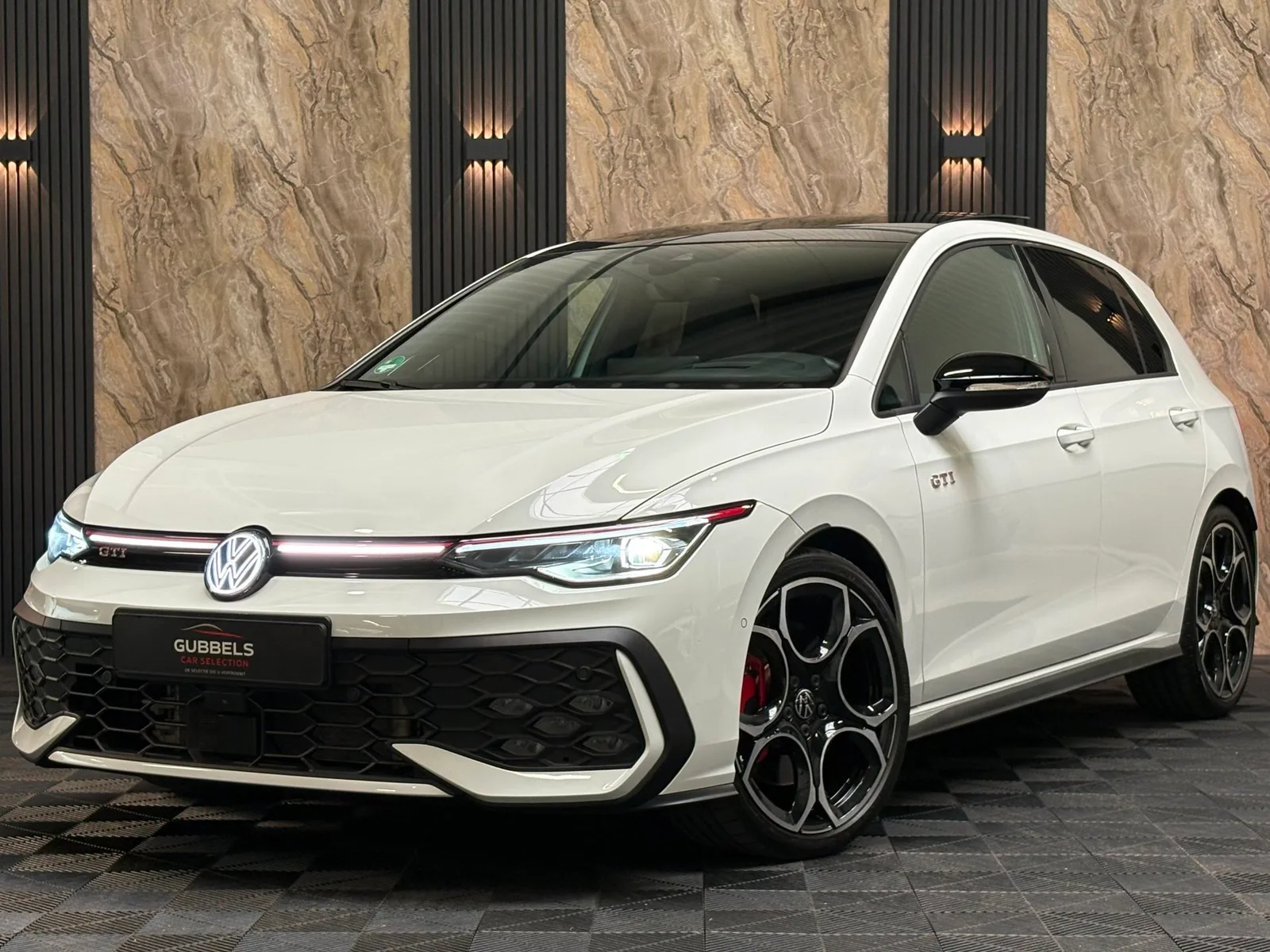 Volkswagen Golf (2024) — foto 1
