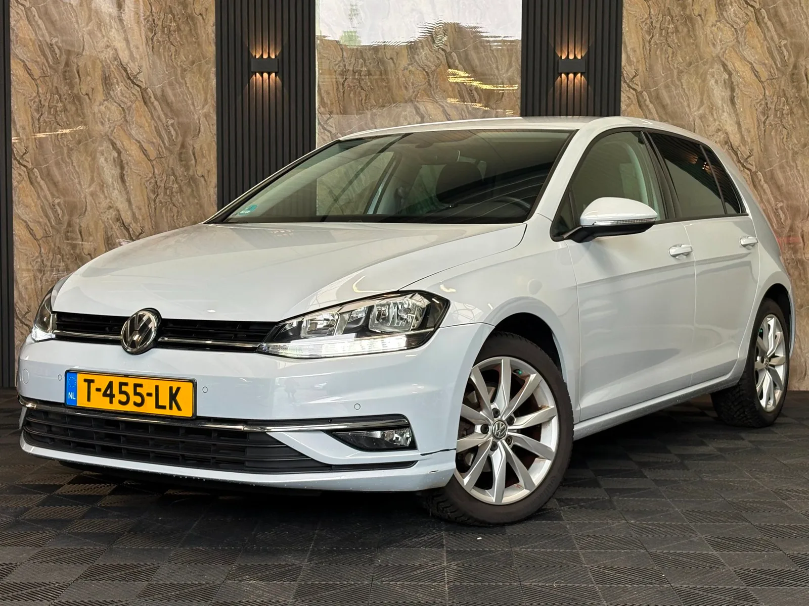 Volkswagen Golf (2018) — foto 1