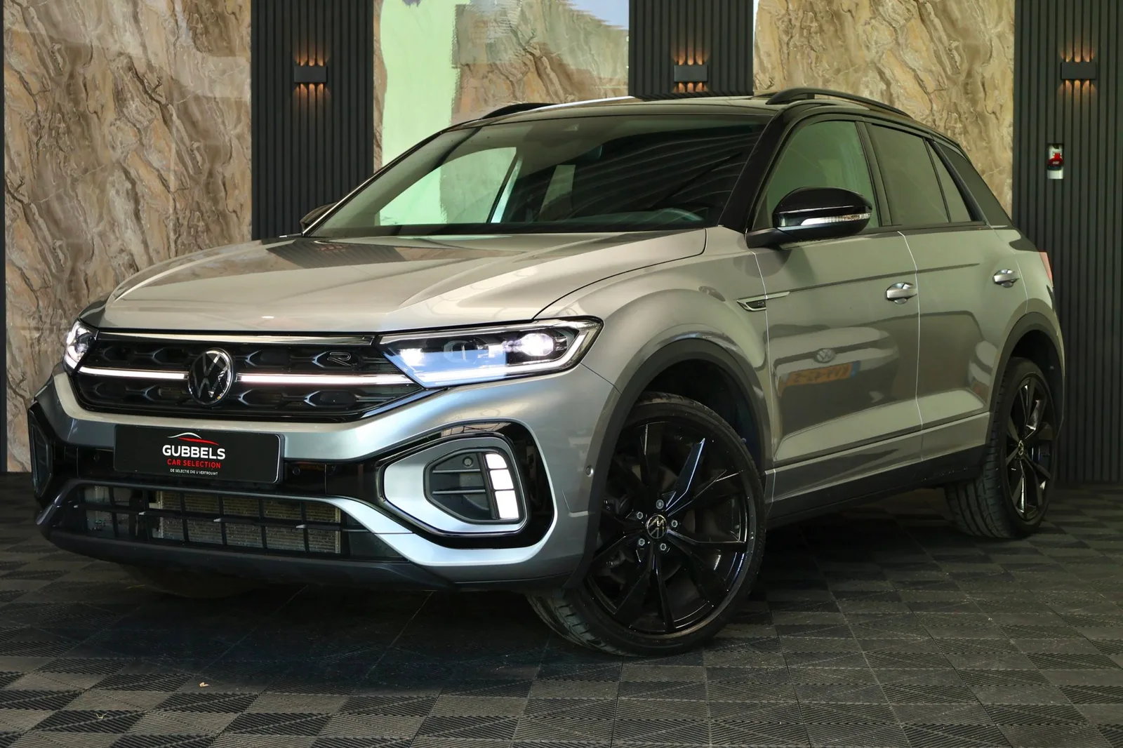 Volkswagen T-Roc (2022) — foto 1