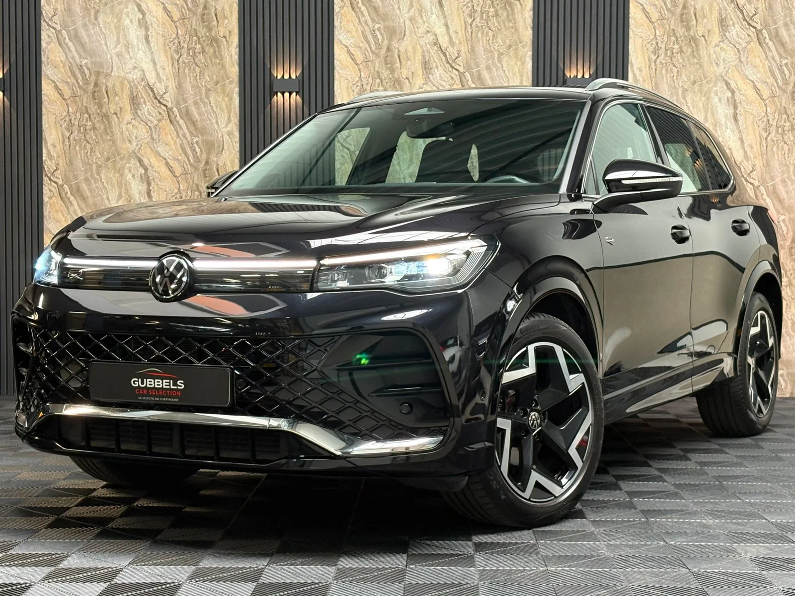 Volkswagen Tiguan (2024) — foto 1
