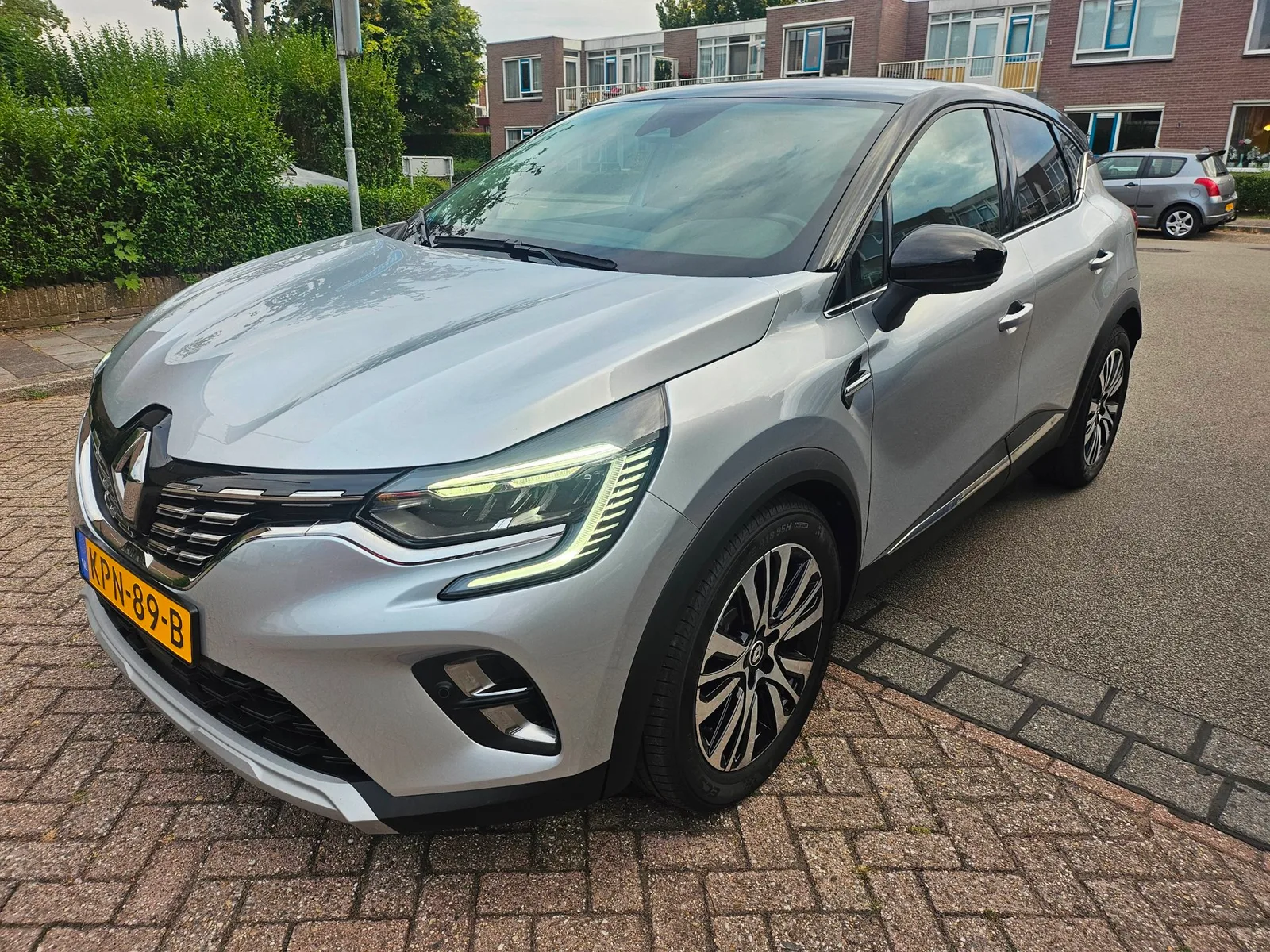 Renault Captur (2022) — foto 1