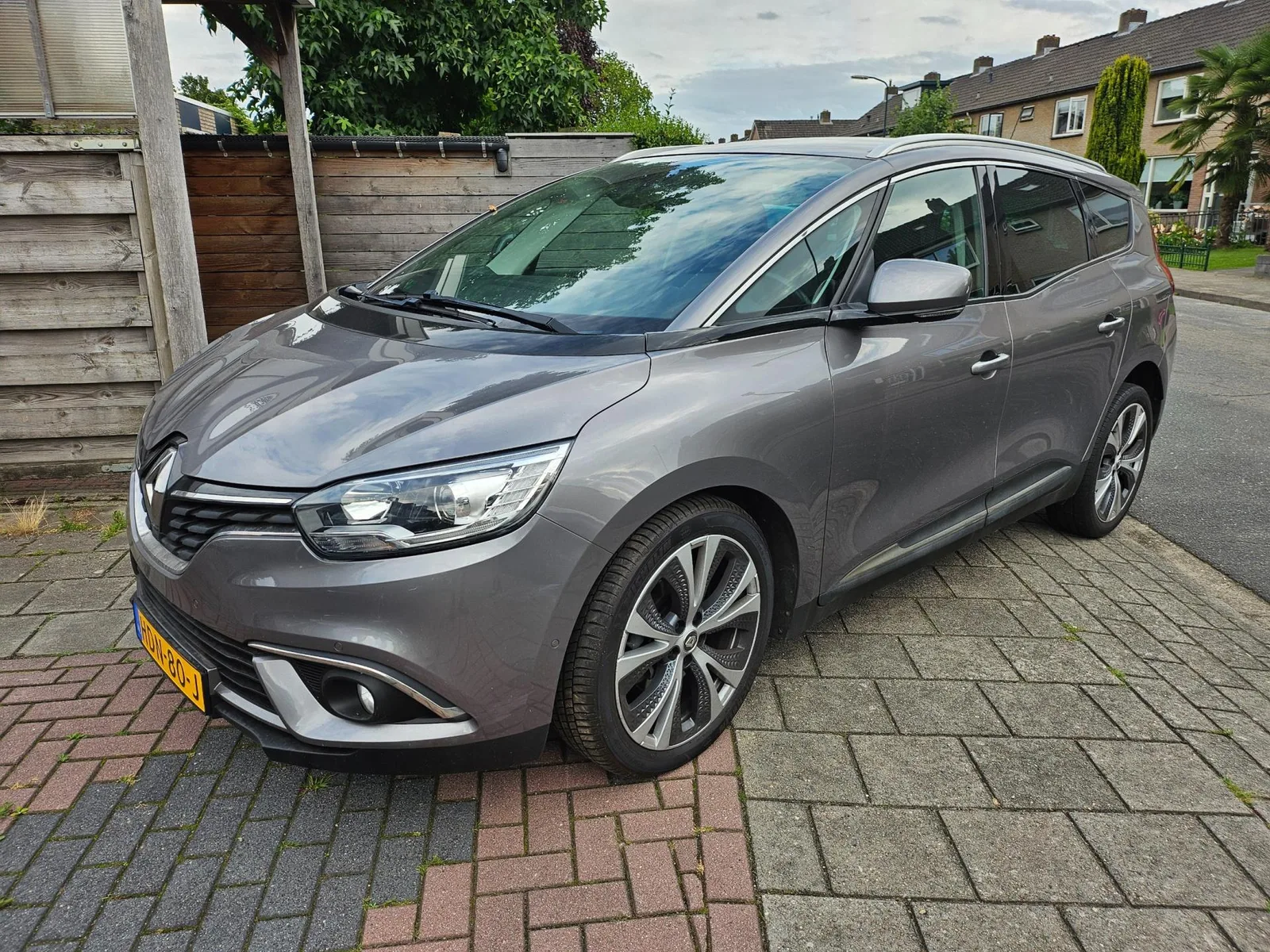 Renault Grand Scénic (2018) — foto 1
