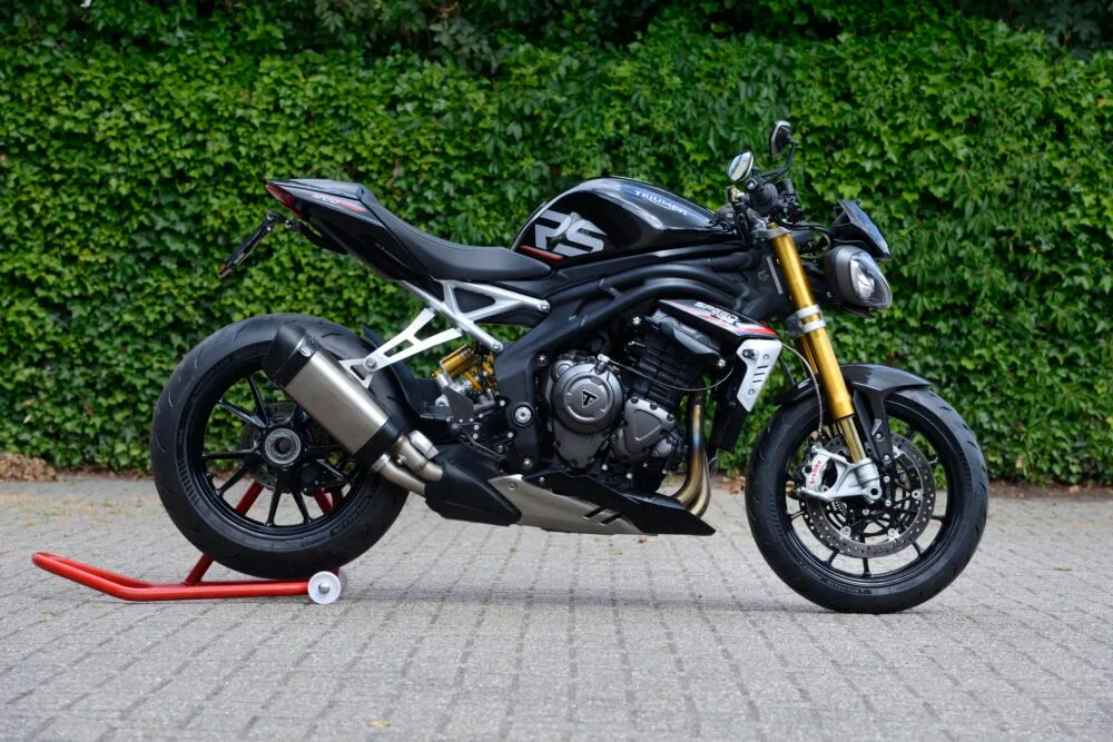 Triumph Speed Triple 1200 RS (2022) — foto 1