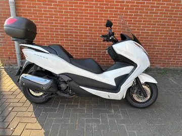 Honda Forza 300 (2013) — foto 1