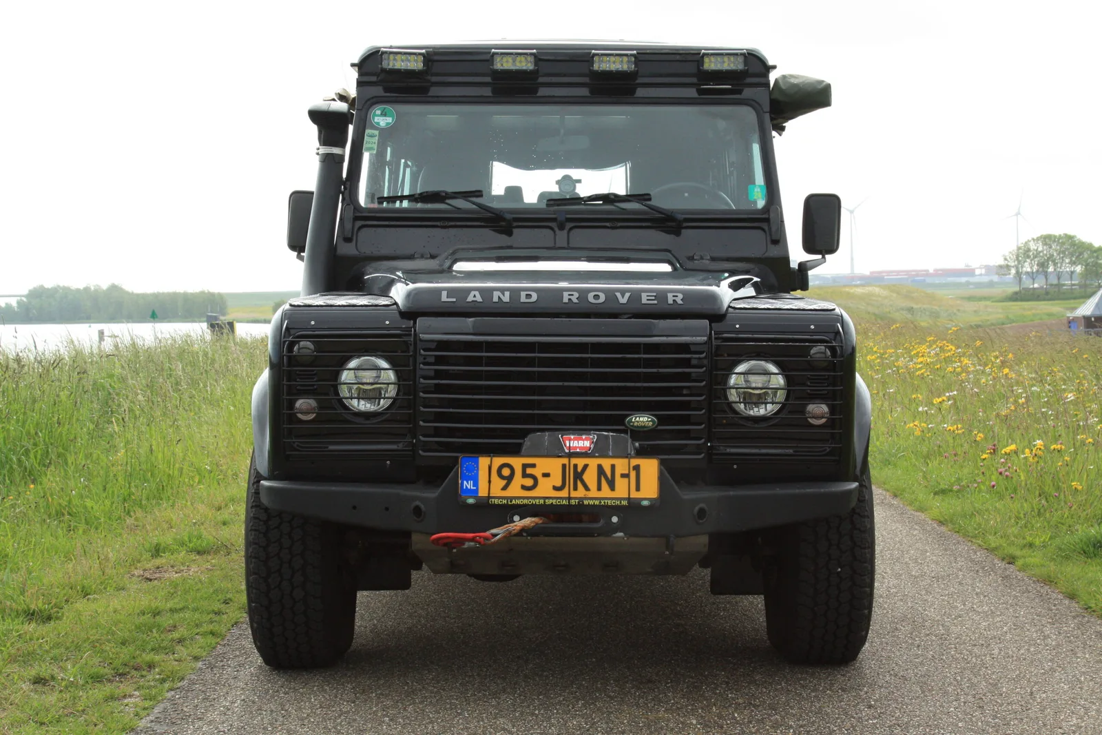 Land Rover Defender (2007) — foto 1
