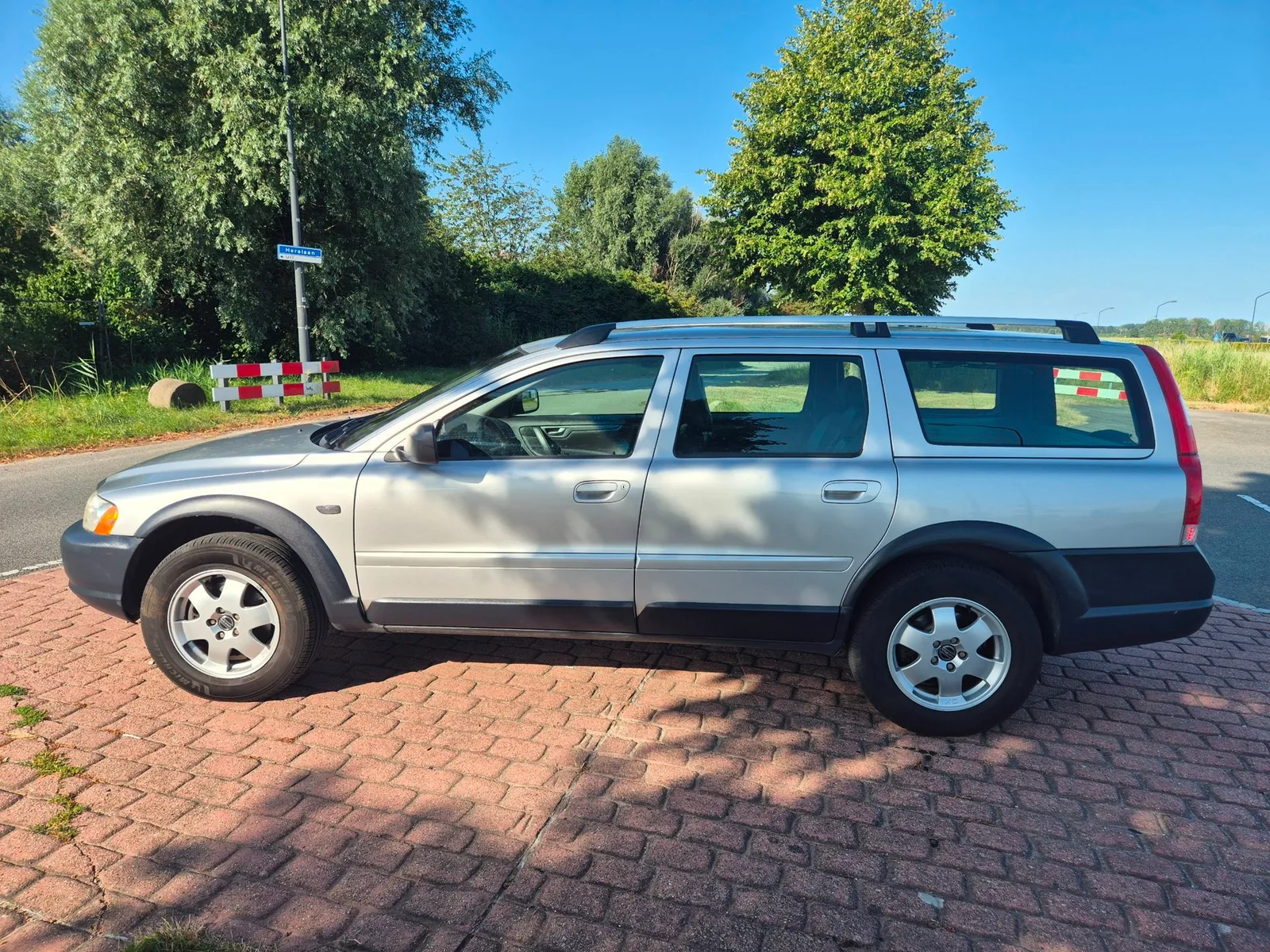 Volvo XC70 (2005) — foto 1