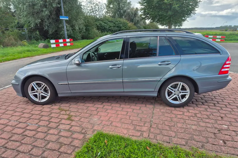 Mercedes-Benz C-Klasse (2005)