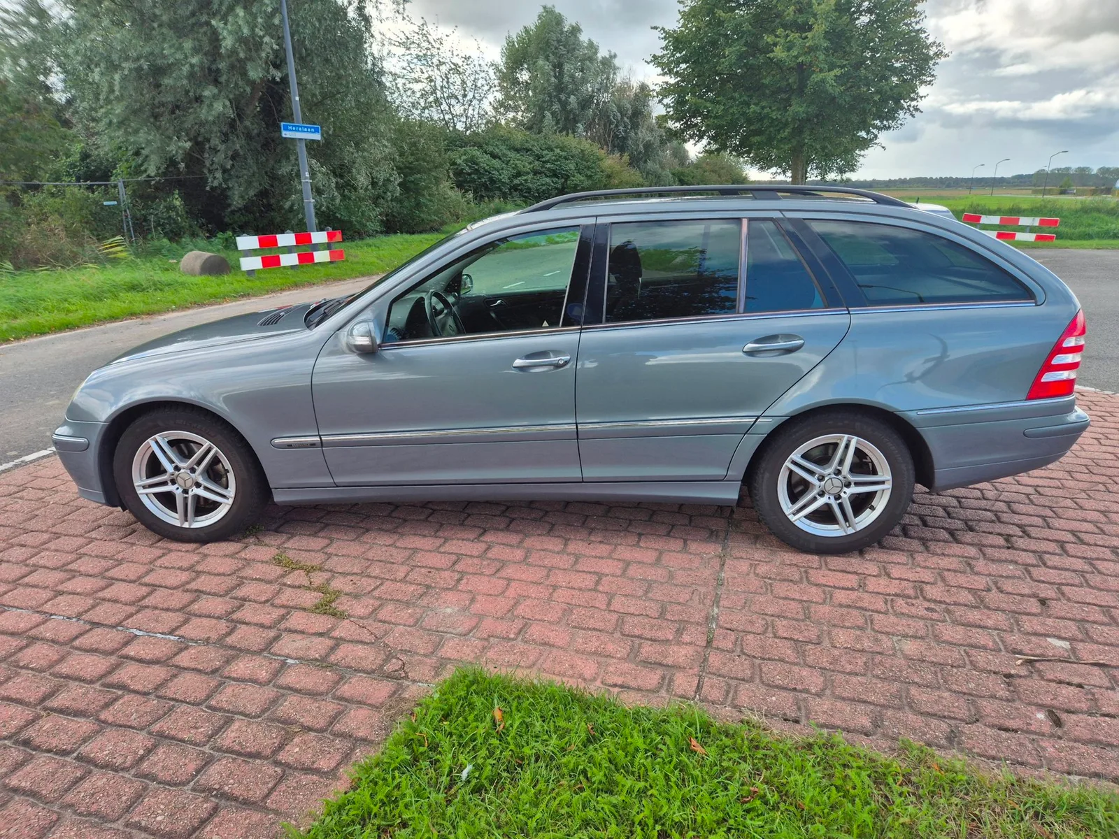 Mercedes-Benz C-Klasse (2005) — foto 1