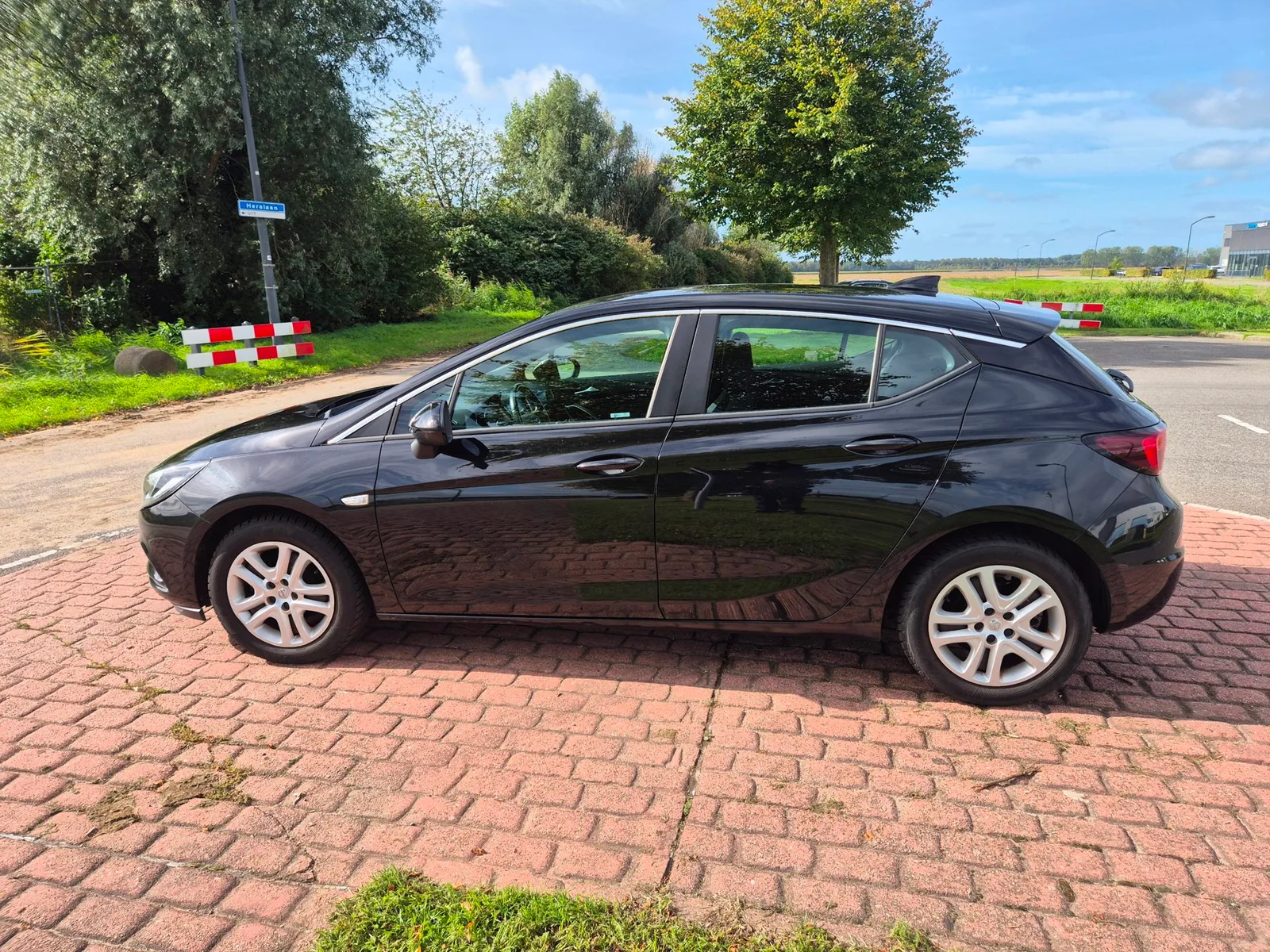 Opel Astra (2016) — foto 1