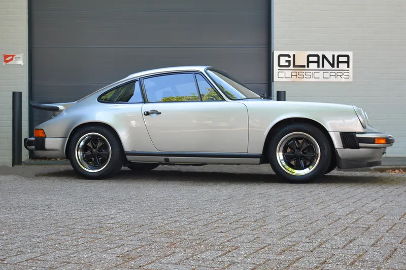 Porsche 911 (0)