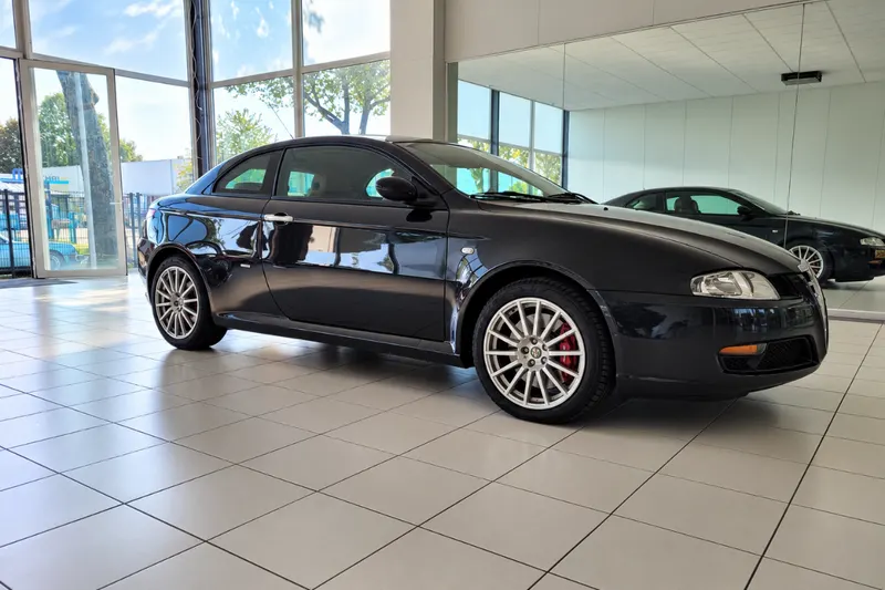 Alfa Romeo GT (2004)
