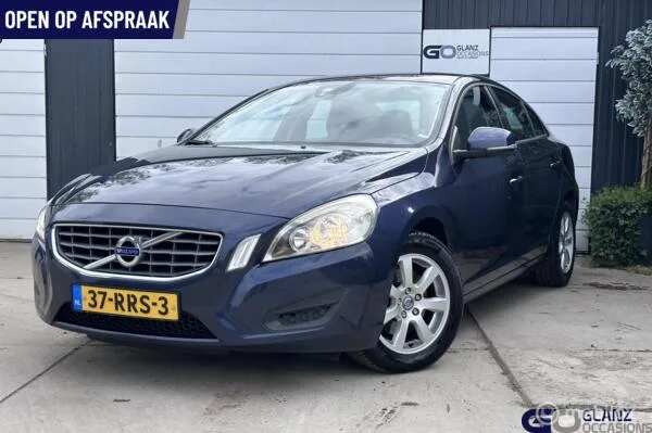 Volvo S60 (2011) — foto 1
