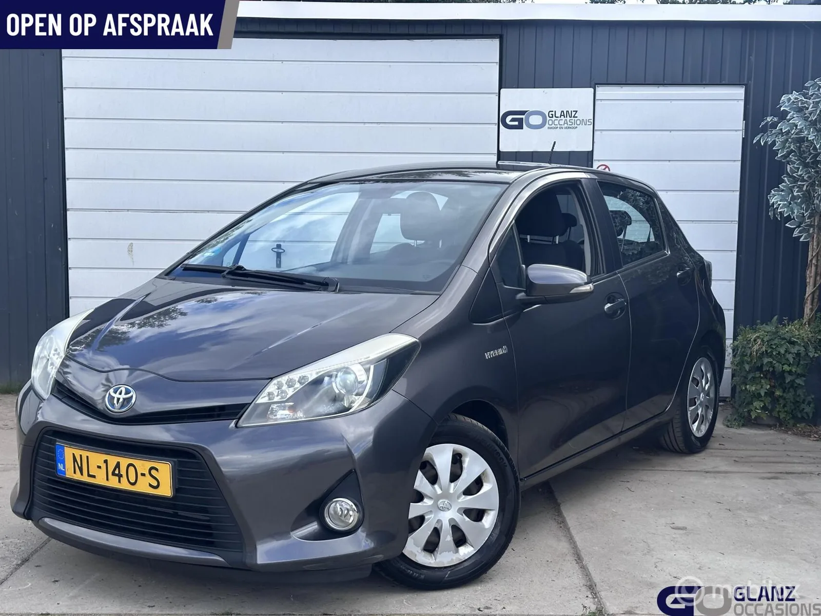 Toyota Yaris (2013) — foto 1