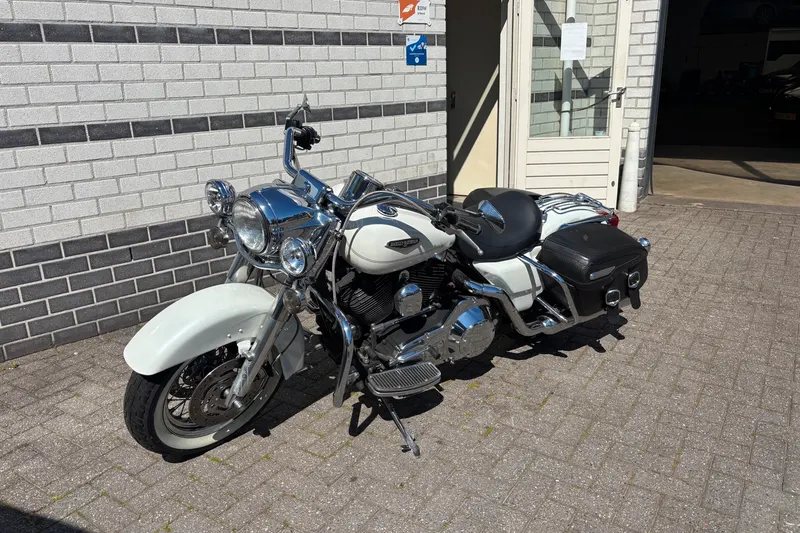 Harley-Davidson Tour (2002)