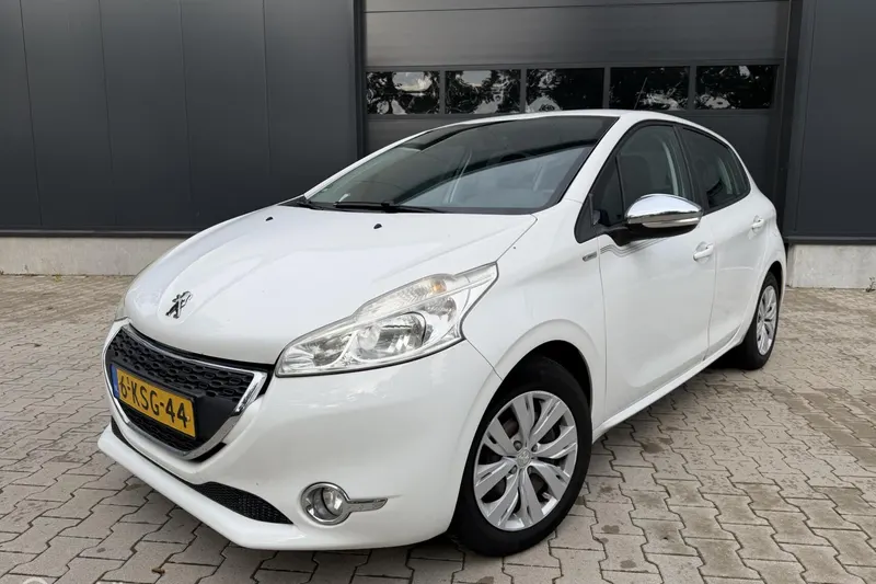 Peugeot 208 (2013)