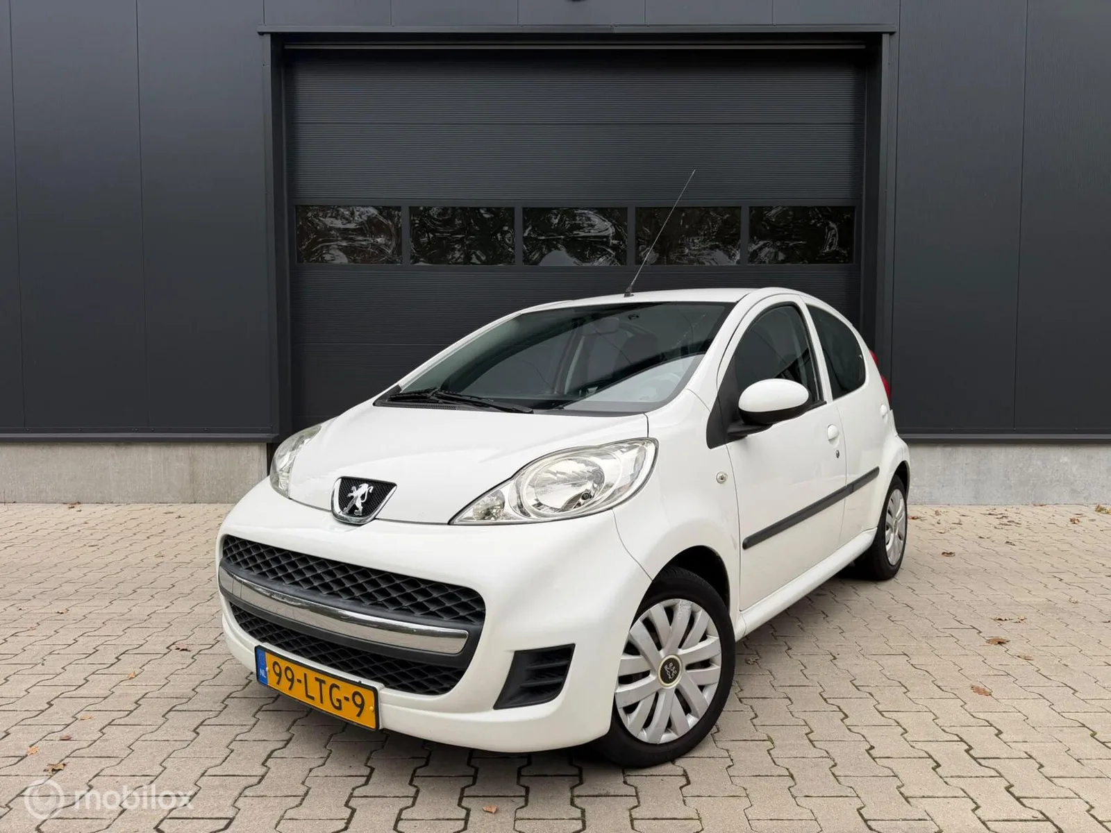 Peugeot 107 (2010) — foto 1