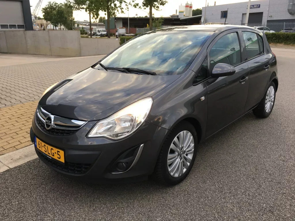 Opel Corsa (2011) — foto 1