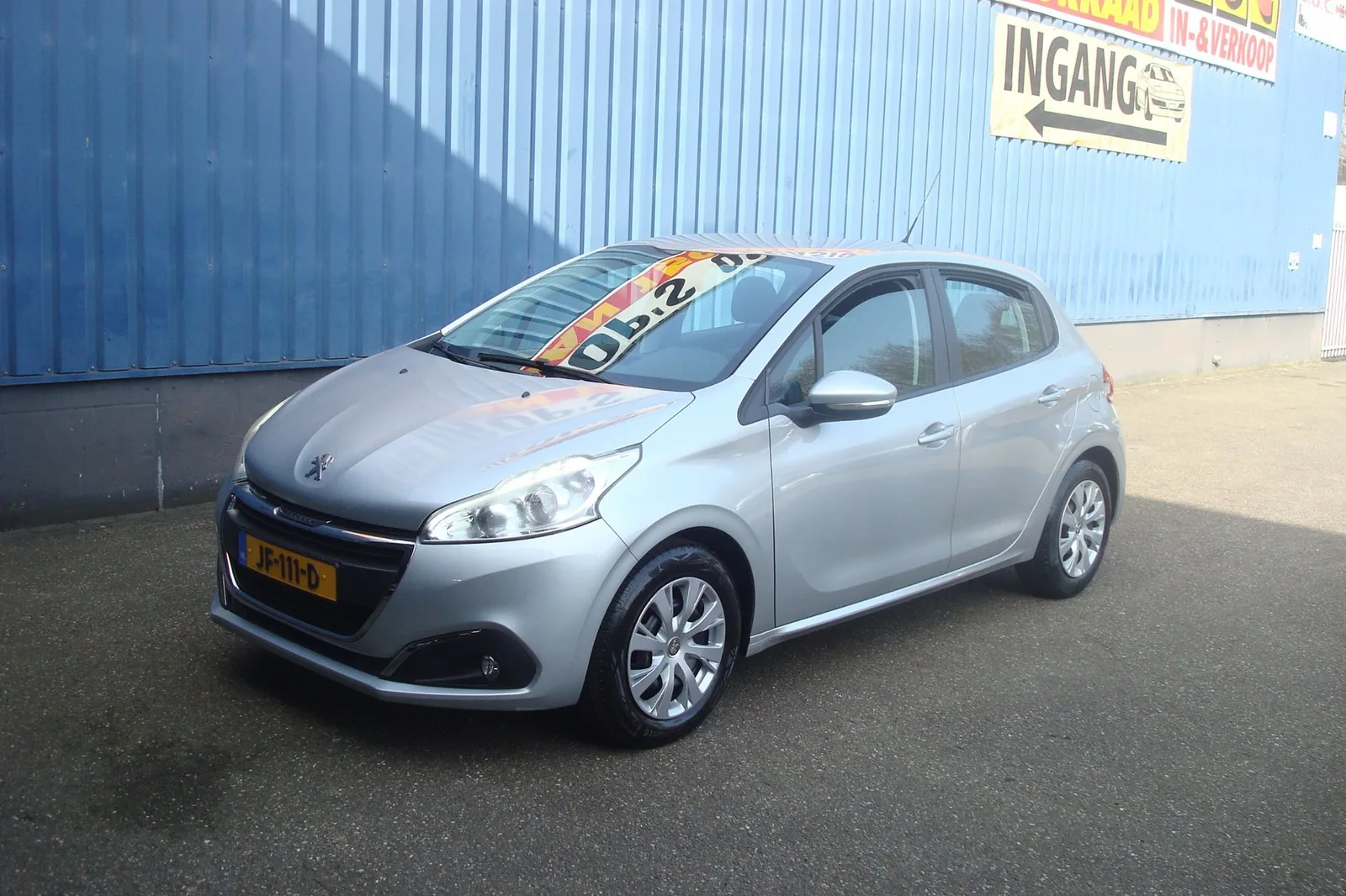Peugeot 208 (2015) — foto 1