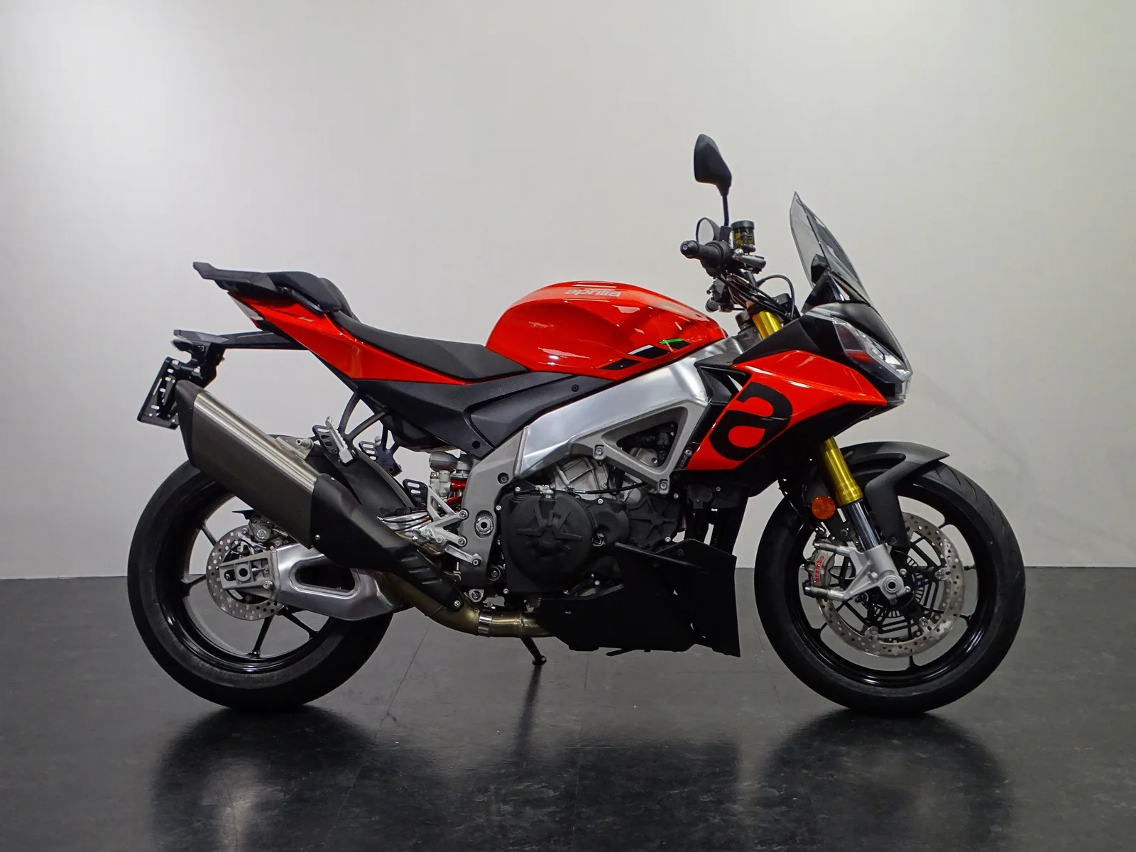 Aprilia Tuono V4 1100 (2024) — foto 1