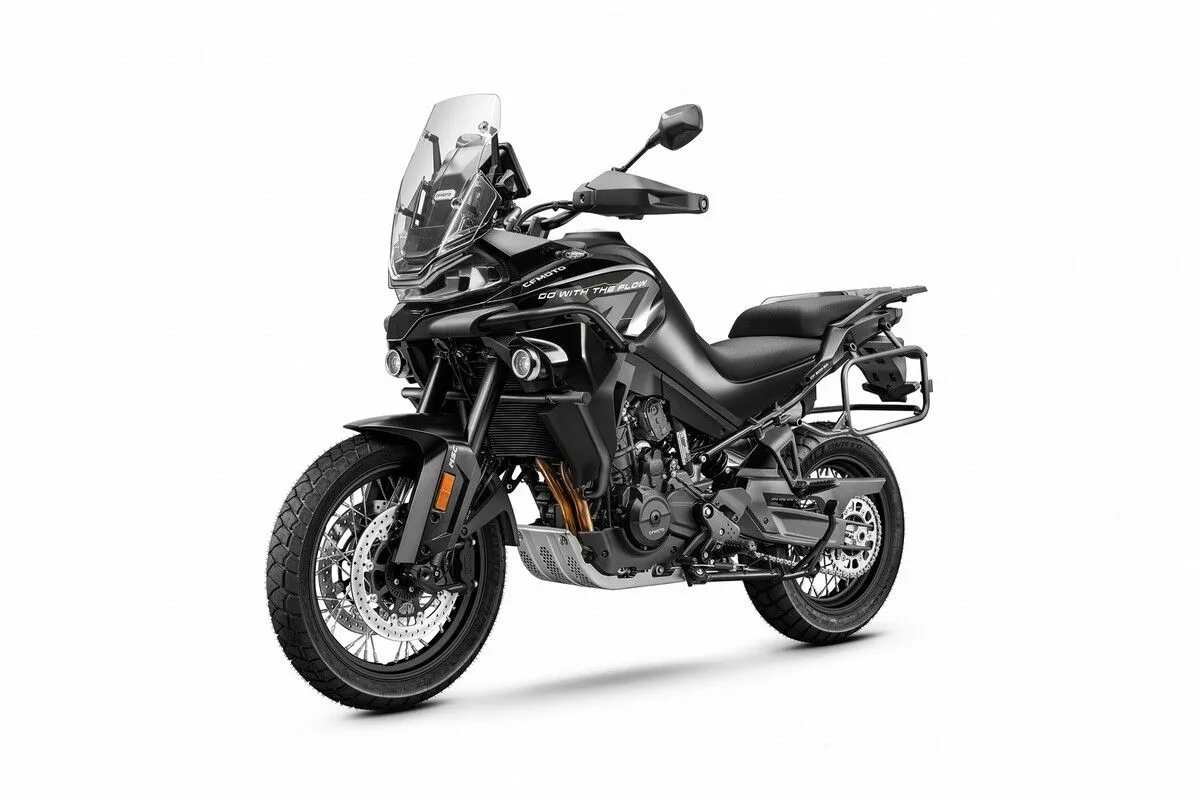CFMoto 800 MT (2026) — foto 1