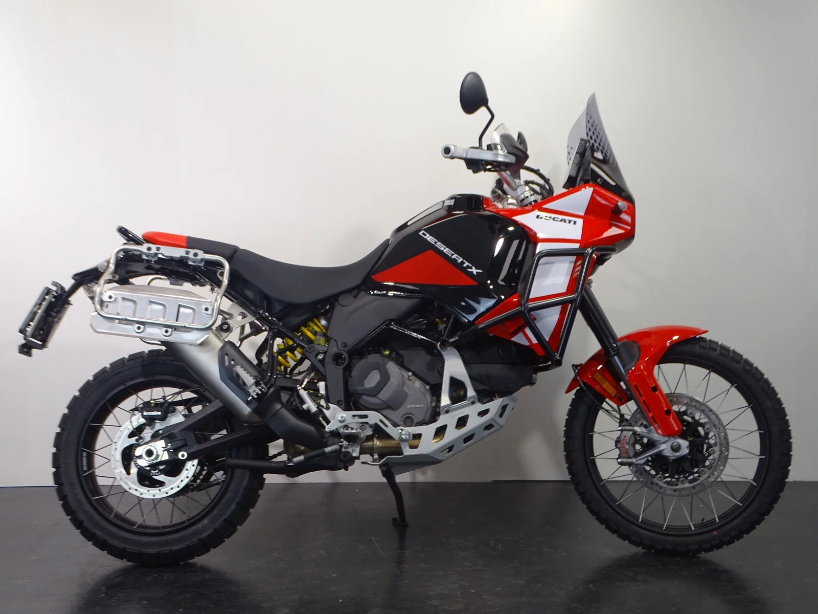 Ducati DESERT X DISCOVERY (2026) — foto 1