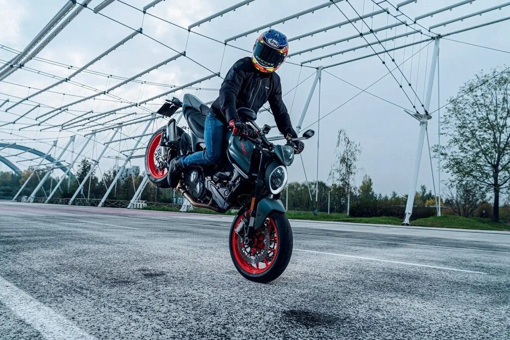 Ducati Monster (2024) — foto 1