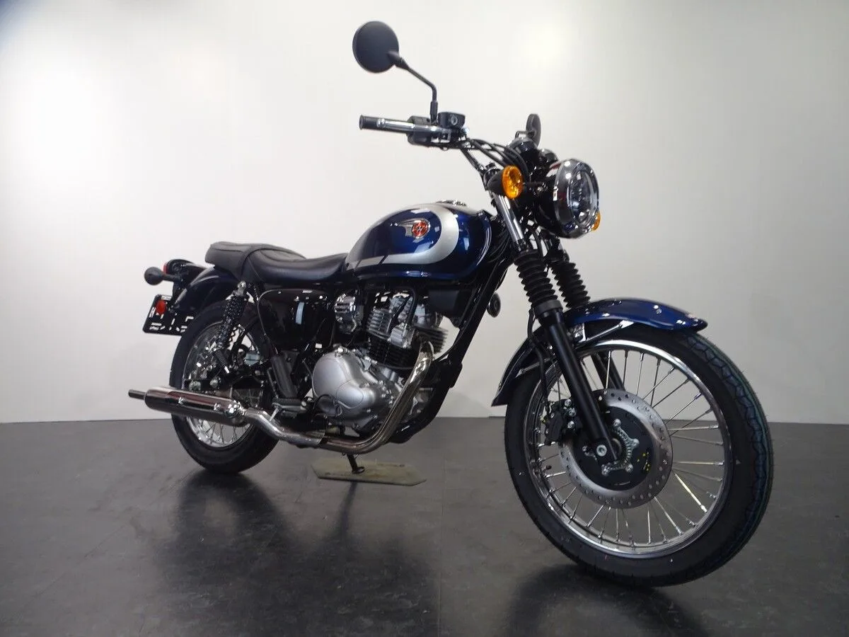 Kawasaki W230 (2026) — foto 1