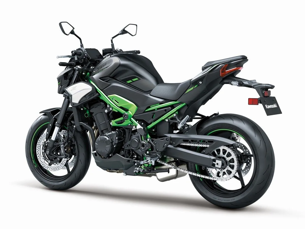 Kawasaki Z900 (2024) — foto 1