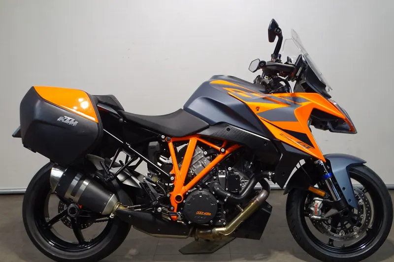 KTM 1290 Super Duke (2022)