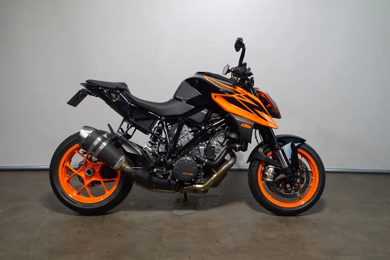 KTM 1290 SuperDuke R (2020)