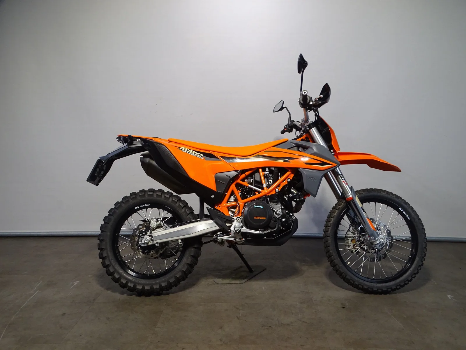 KTM 690 Enduro R (2024) — foto 1