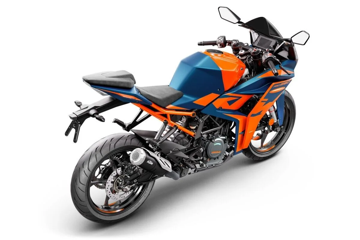 KTM RC 390 (2024) — foto 1