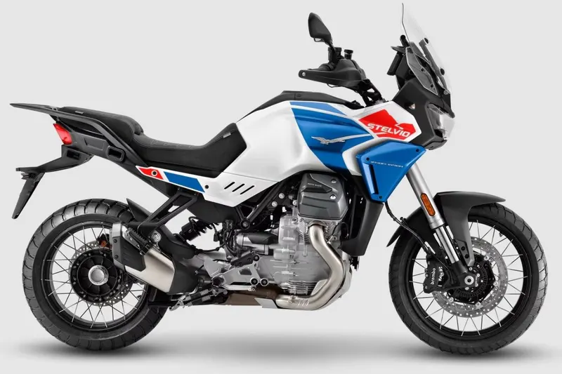 Moto Guzzi Stelvio (2025)