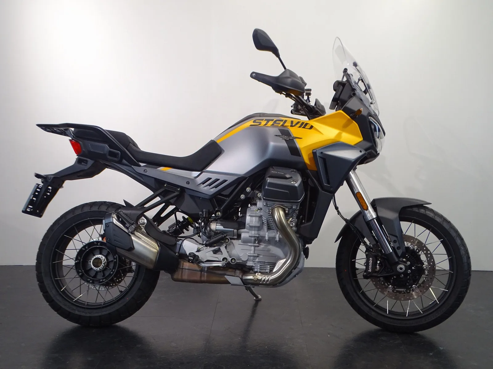 Moto Guzzi Stelvio (2024) — foto 1
