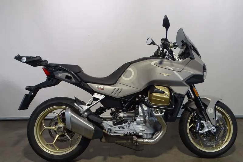 Moto Guzzi V100 Mandello (2025)