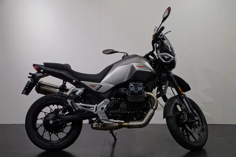 Moto Guzzi V85 (2025)
