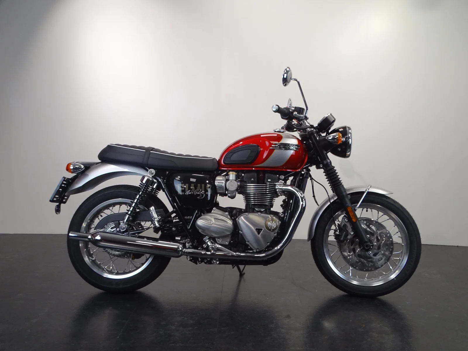 Triumph Bonneville T120 (2026) — foto 1