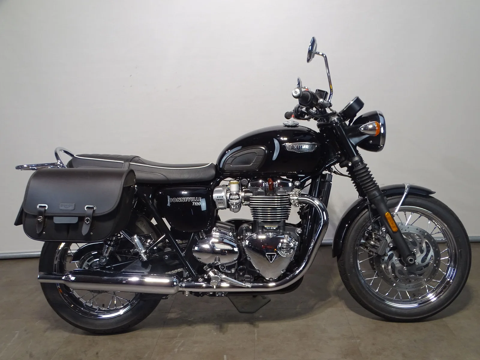 Triumph Bonneville T120 (2018) — foto 1