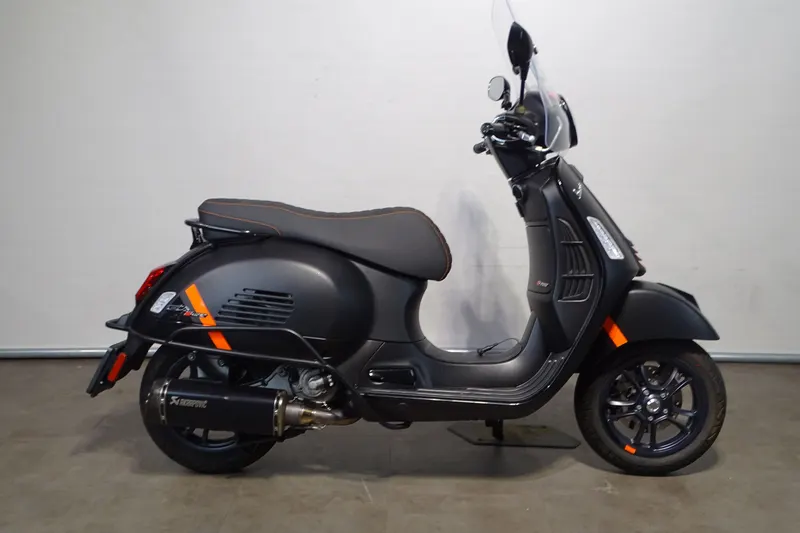 Vespa GTS Supersport 300 (2023)