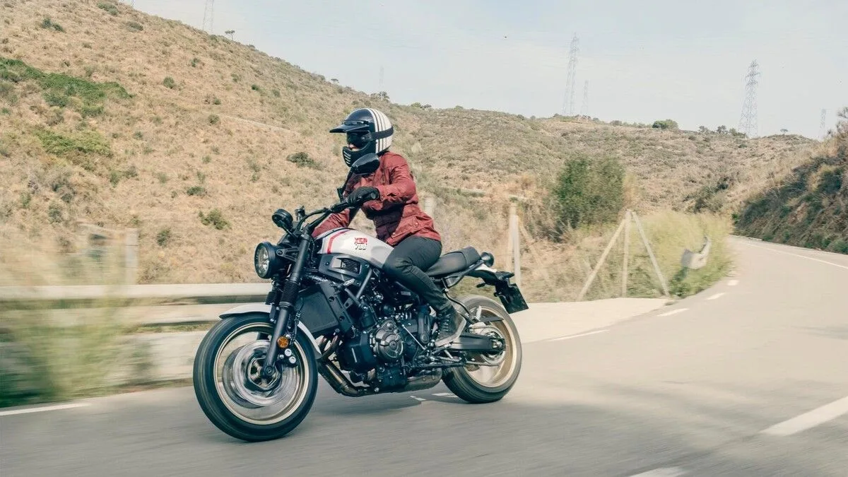 Yamaha XSR 700 Xtribute (2025) — foto 1