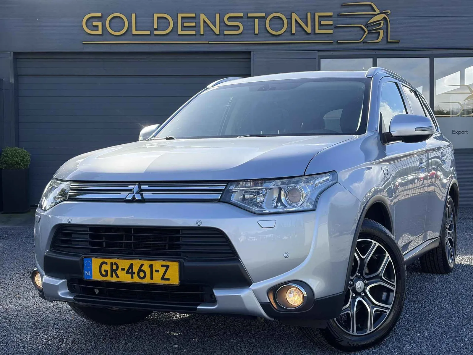 Mitsubishi Outlander (2015) — foto 1