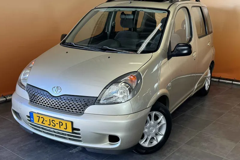 Toyota Yaris Verso (2002)