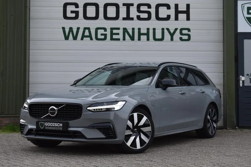 Volvo V90 (2025)