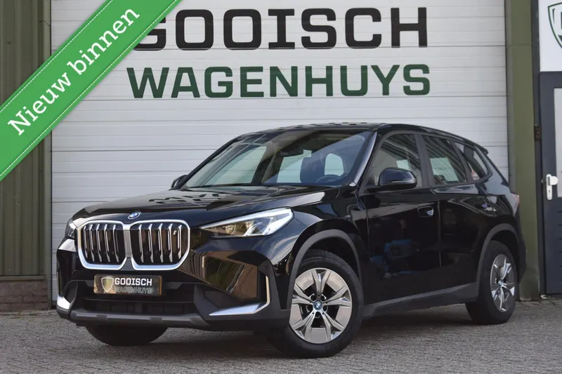 BMW iX1 (2023)