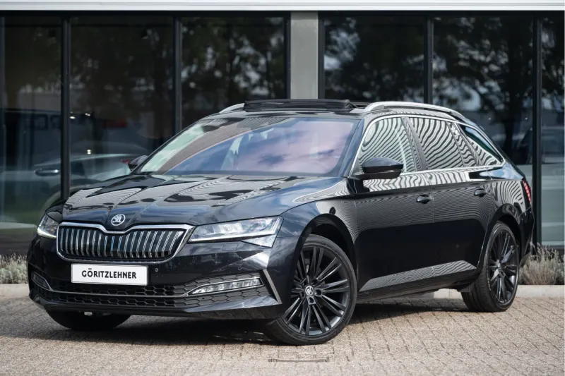 Škoda Superb (2023)