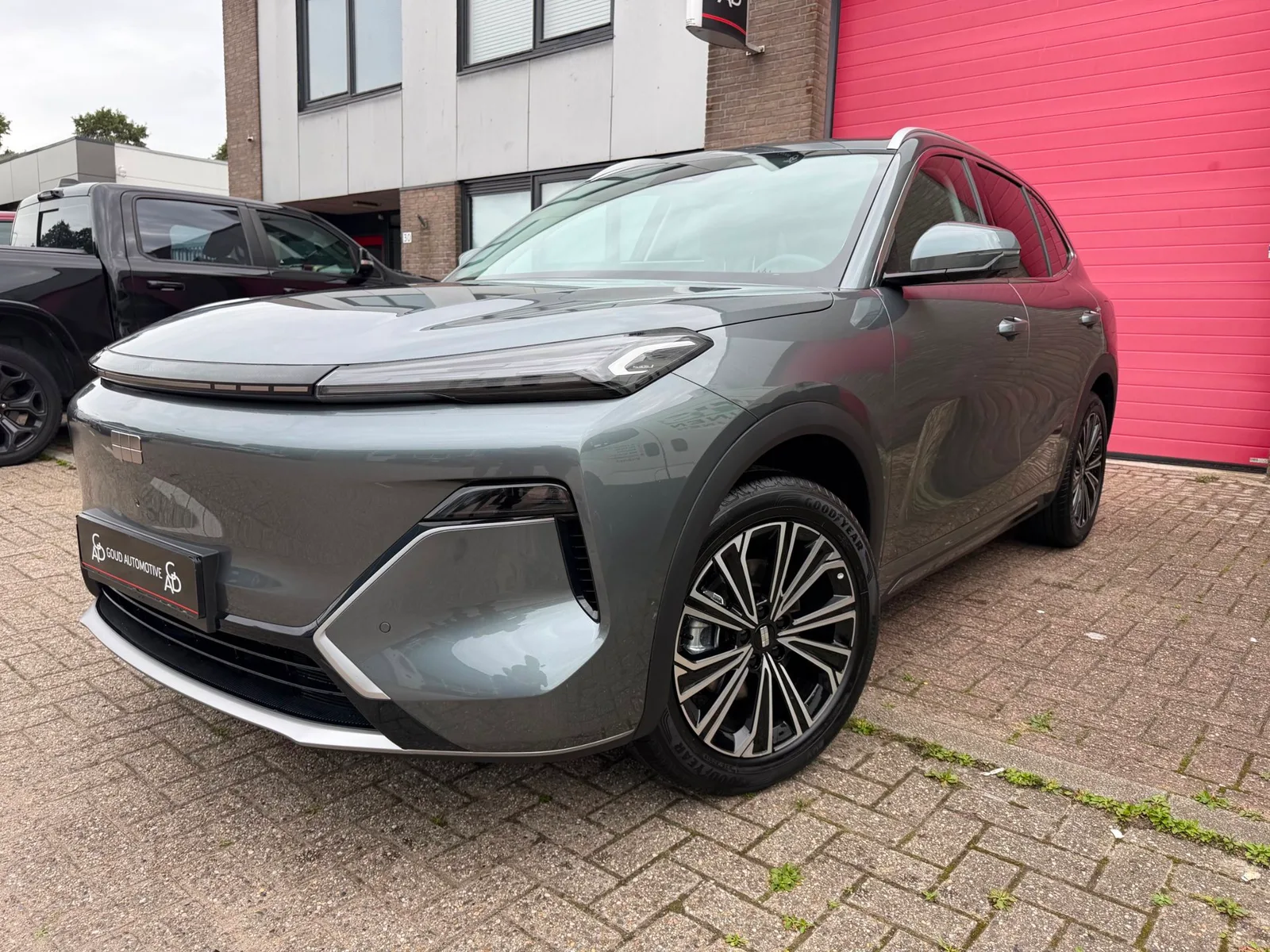 Geely Starray EM-i (2026) — foto 1